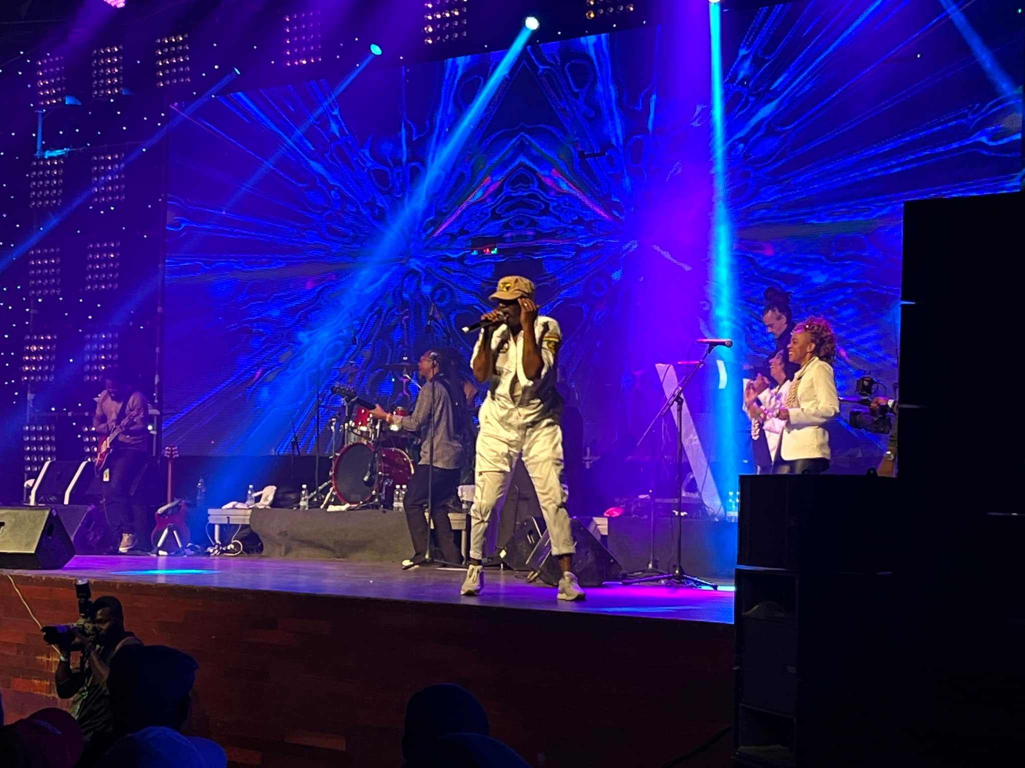 26 ans après, Alpha Blondy enflamme le Palais des congrès de l’hôtel Ivoire à Abidjan