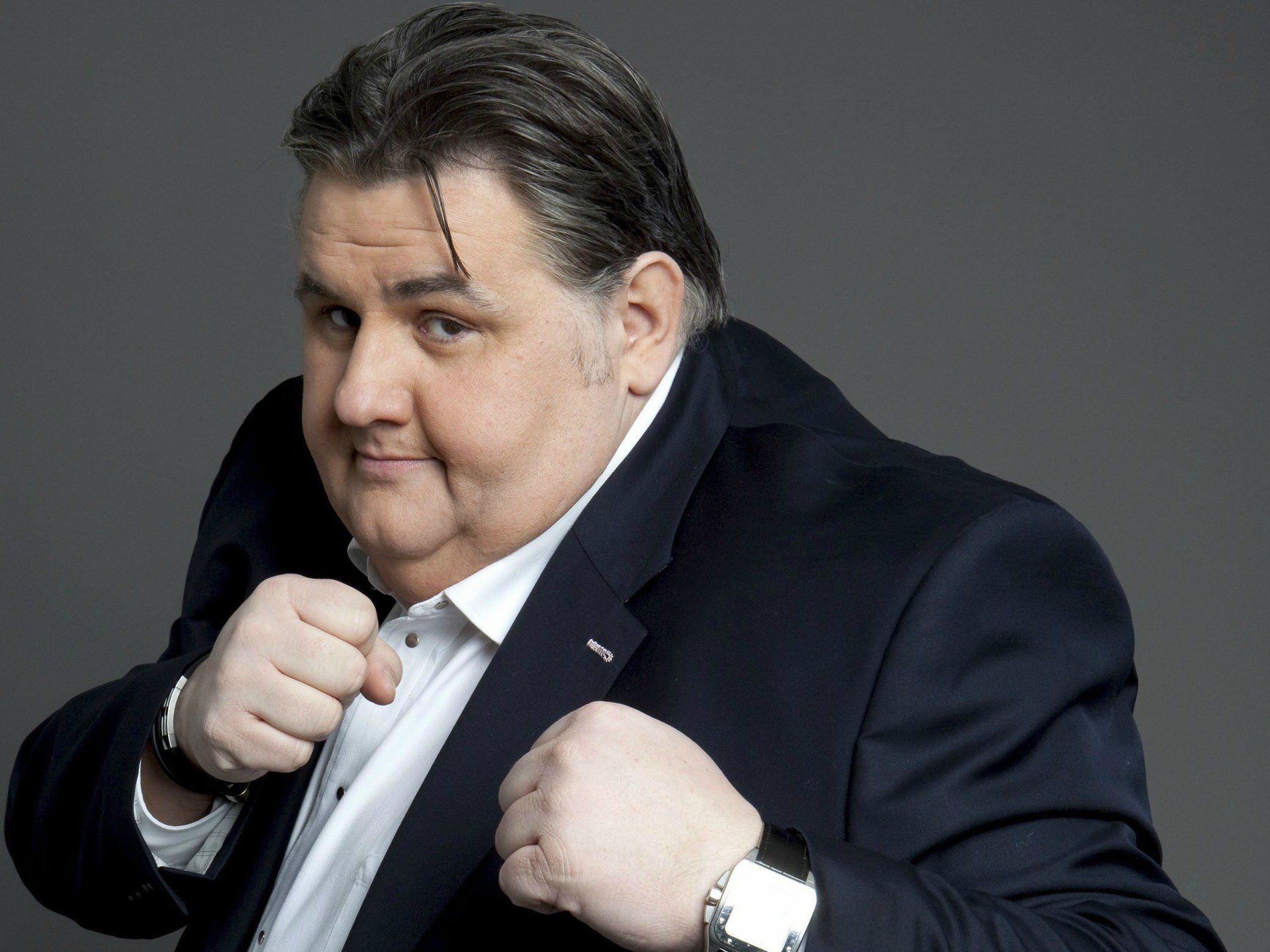 Accusé d'agression sexuelle, Pierre Ménès a été placé en garde à vue
