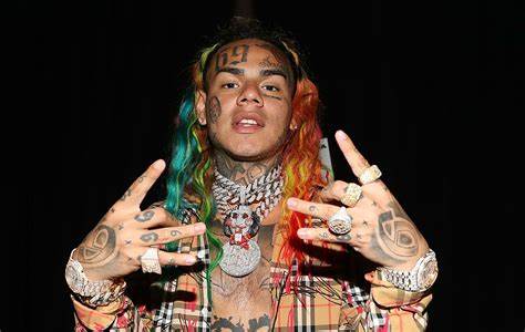 Accusé d’agression, Tekashi 6ix9ine arrêté en République Dominicaine