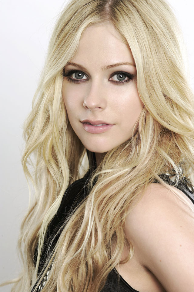 Avril Lavigne annule ses fiançailles avec Mod Sun