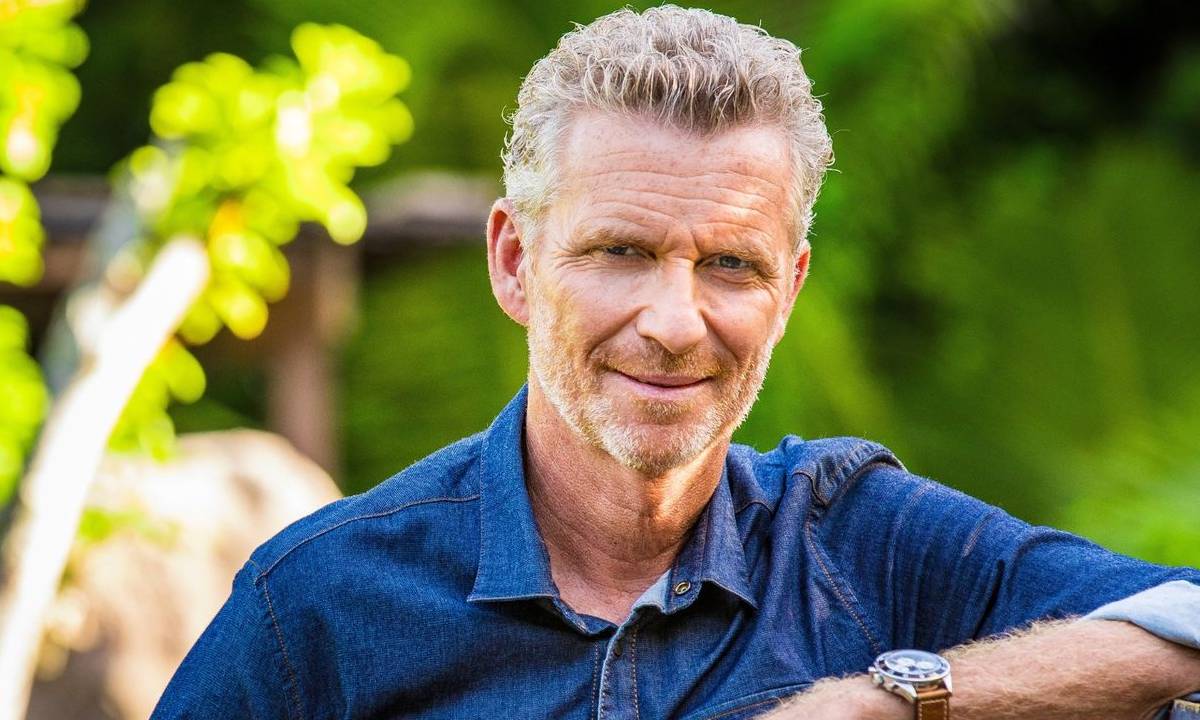 Denis Brogniart fait Chevalier de l’ordre des arts et des lettres