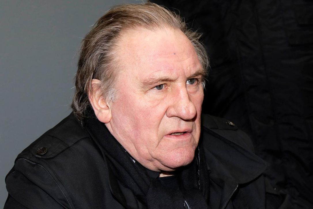 Hélène Darras porte plainte contre Gérard Depardieu pour agression sexuelle lors d’un tournage de film en 2007