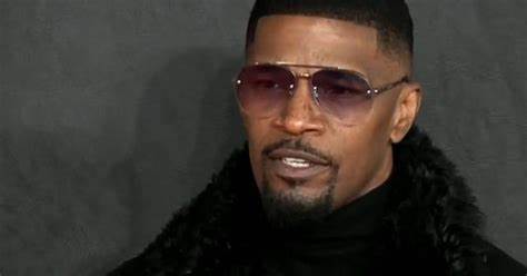 Jamie Foxx presqu’en larmes lors de sa première apparition publique après son hospitalisation