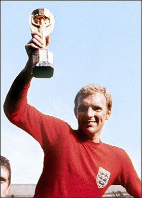 L’Angleterre et Manchester United pleurent Sir Bobby Charlton, décédé à l’âge de 86 ans