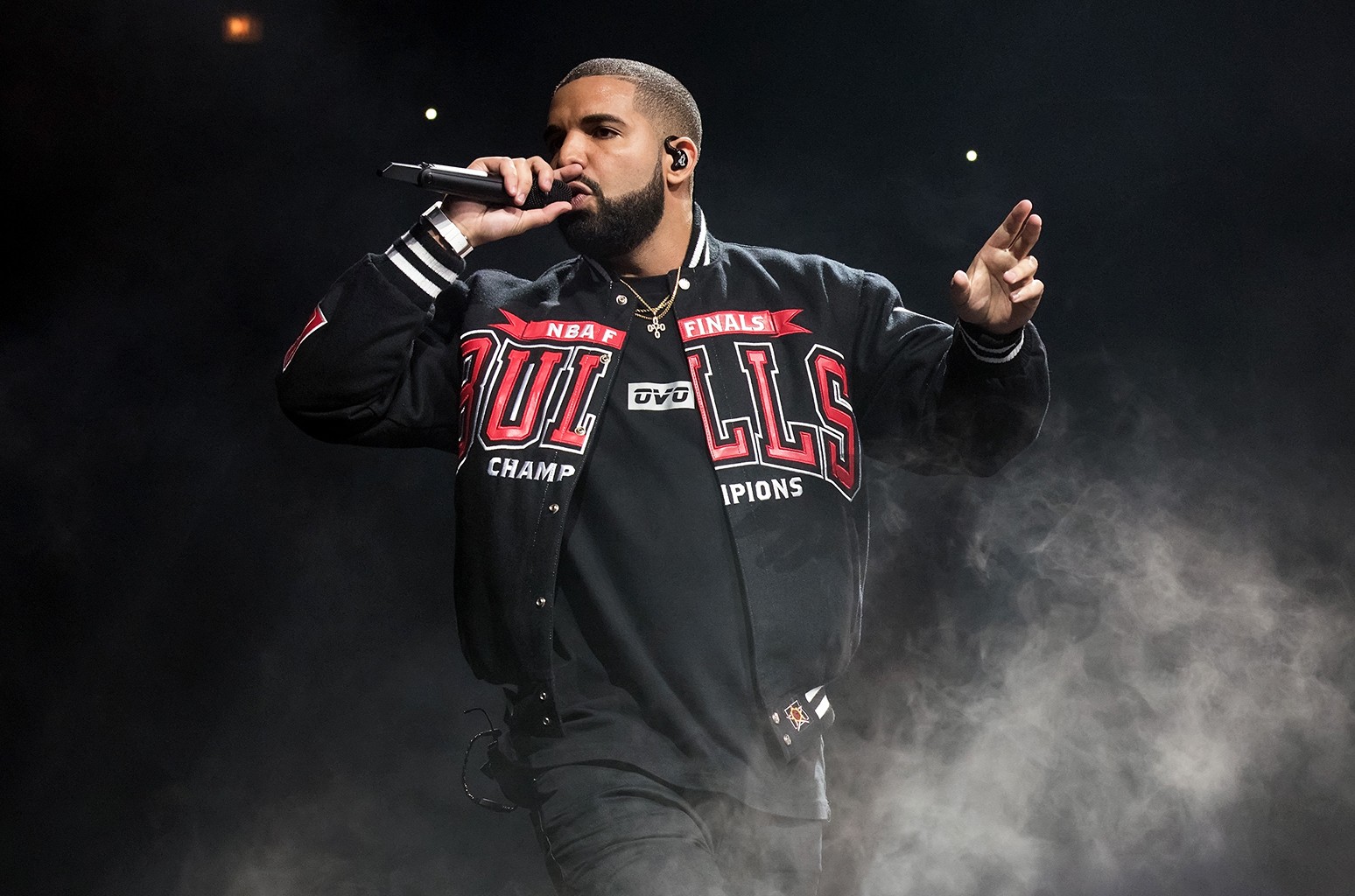 Lors d’un concert, Drake offre 50.000 dollars à un fan