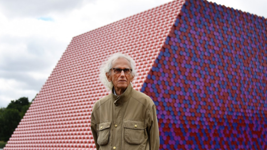 Malgré la mort du plasticien Christo, l’empaquetage de l’Arc de Triomphe aura lieu en 2021