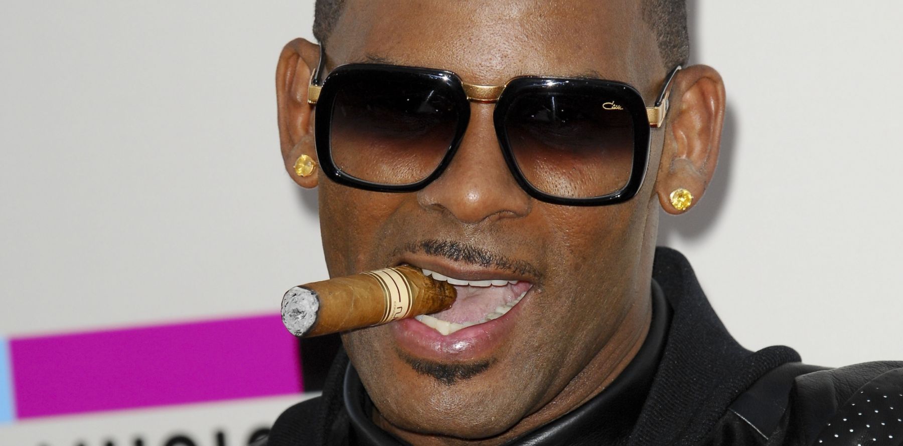 Reconnu coupable pour trafic sexuel, les ventes d’album de R. Kelly grimpent de 500%