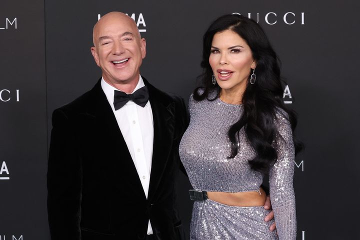 Une pluie de stars à la fête de fiançailles de Jeff Bezos et Lauren Sanchez