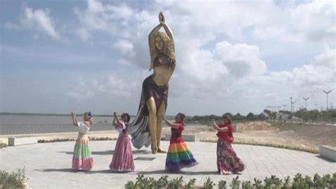Une statue de Shakira érigée à Barranquilla, sa ville natale, en Colombie