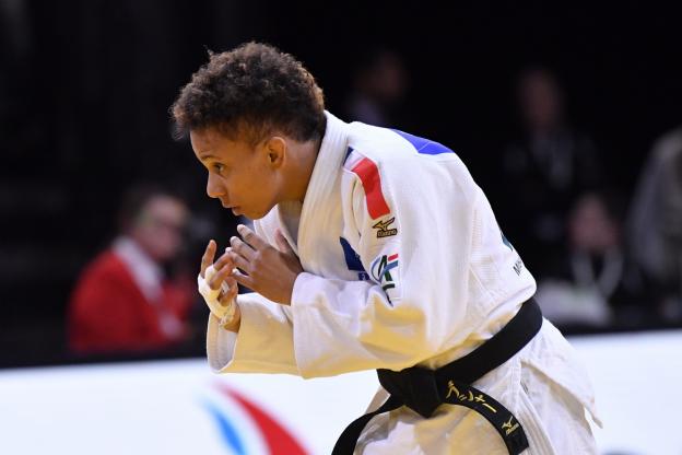 Victime d’harcèlement, la judokate Amandine Buchard, double médaillée à Tokyo, dépose une plainte